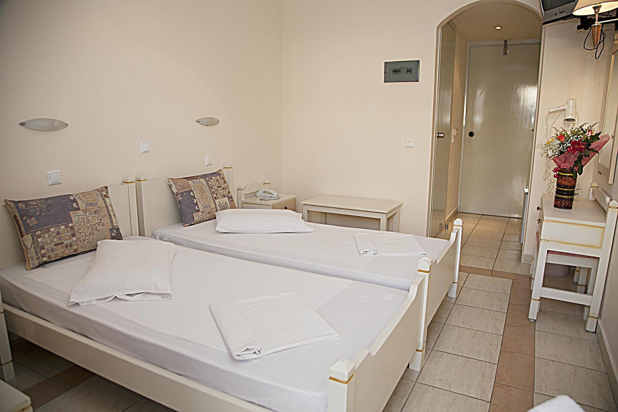 Theonia Hotel Kos Bagian luar foto